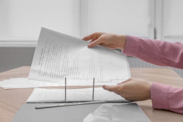 Mastering the Art of Persuasion: Turning Opinions into Arguments Using Evidence